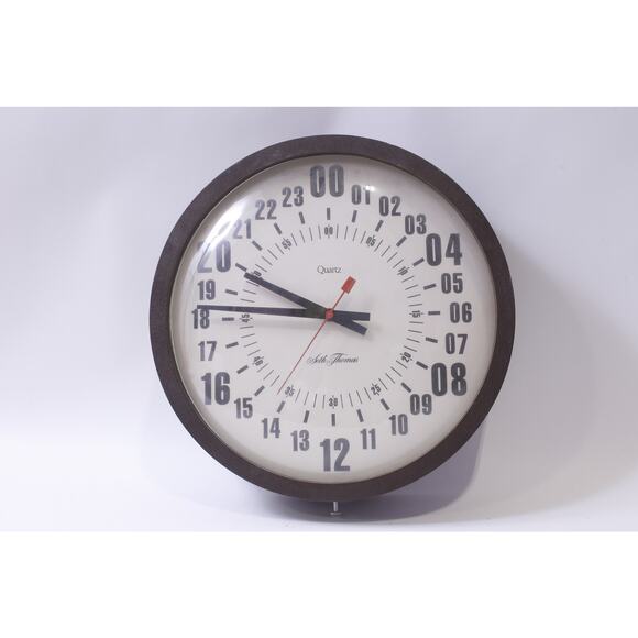 School, 1970s Seth Thomas, Large Clock, Quartz, Round, White, Wall Mount - Picture 1 of 3